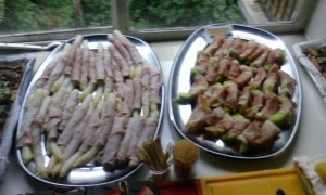 asperges met rauwe schouderham en galiameloen met Coburger ham.